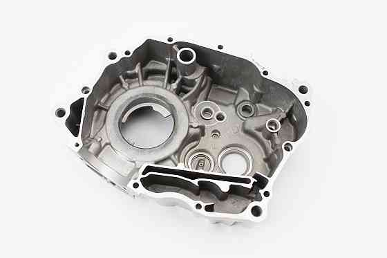 Картер двигуна лівий Київ