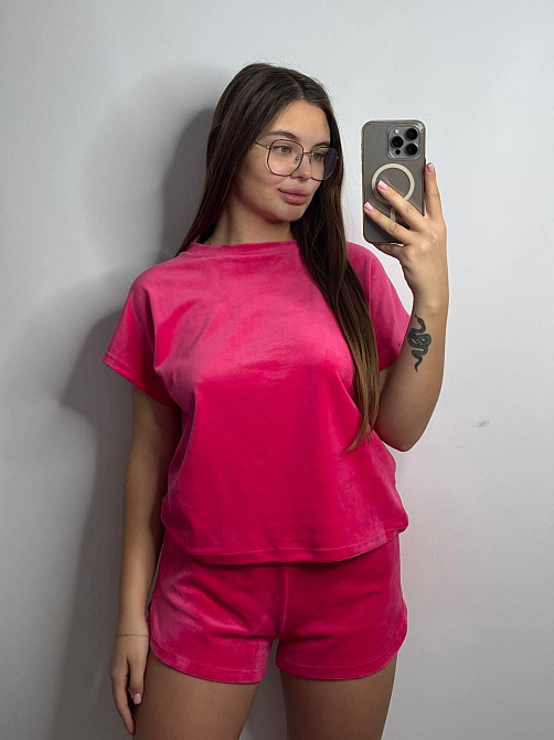 Пижама женская футболка + шорты из плюшевого велюра Молочный XL Харьков - изображение 3