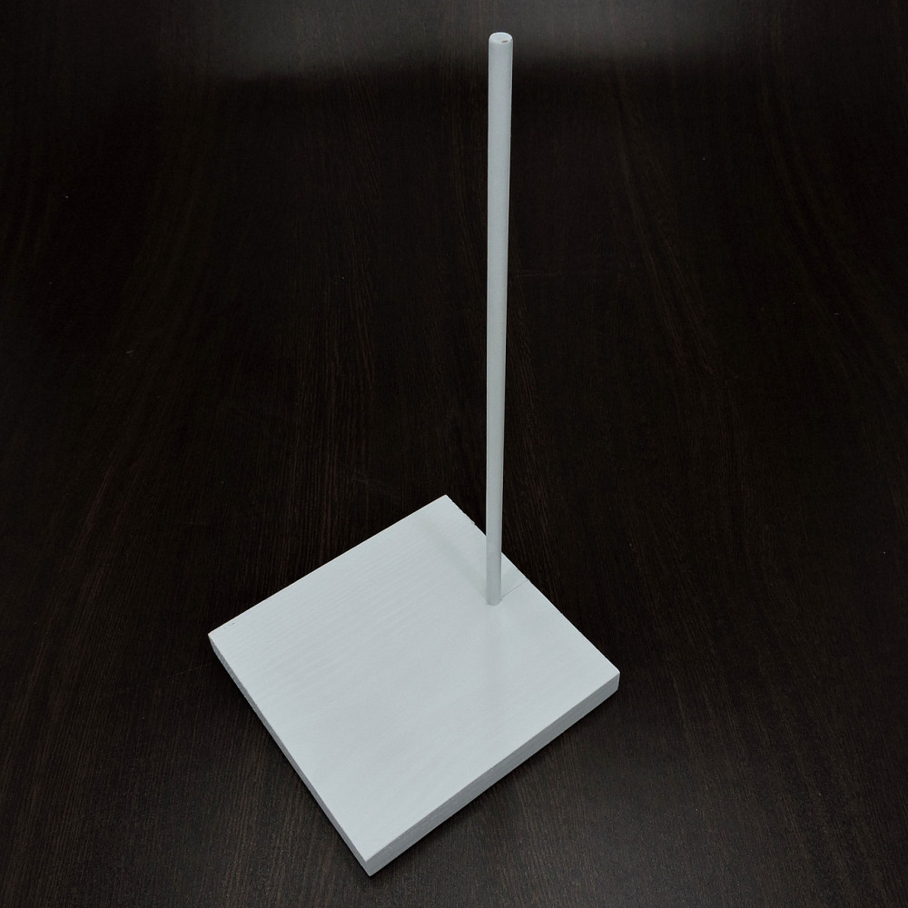 Подставка для кукол 