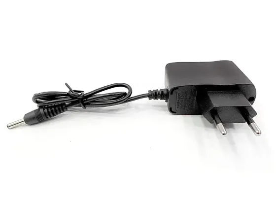 Мережевий адаптер Bailong CHARGER-8626 220В для заряджання ліхтарів, чорний, компактний та надійний Одеса