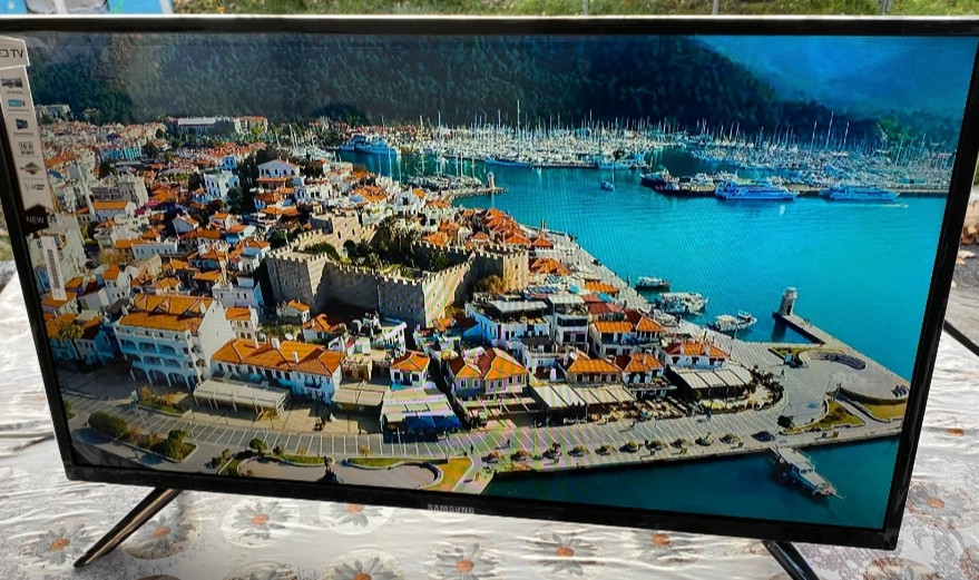 Телевизор: Samsung 42