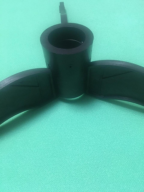 Подставка под елку на высоту мах 1,8-1,9 м, диаметр 5 см, черный, тренога для елки из полипропилена, Украина. Киев - изображение 5