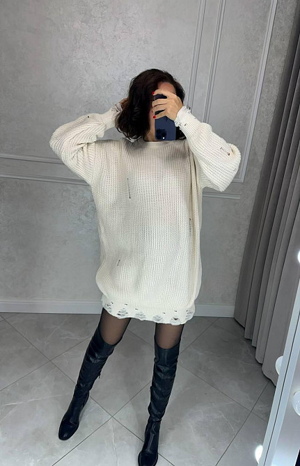 Женское уютное теплое платье свободного силуэта с рваным эффектом машинная вязка Одесса - изображение 2