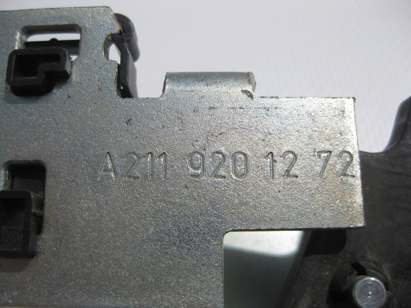 Mercedes-Benz  A2119201272 Правий замок відкидної спинки заднього сидіння без ручки E-Class W211 Одесса - изображение 3
