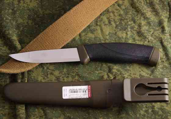 Туристичний Ніж з чохлом Morakniv "Companion" Olive (11863) Вуглецева сталь Нововолинськ