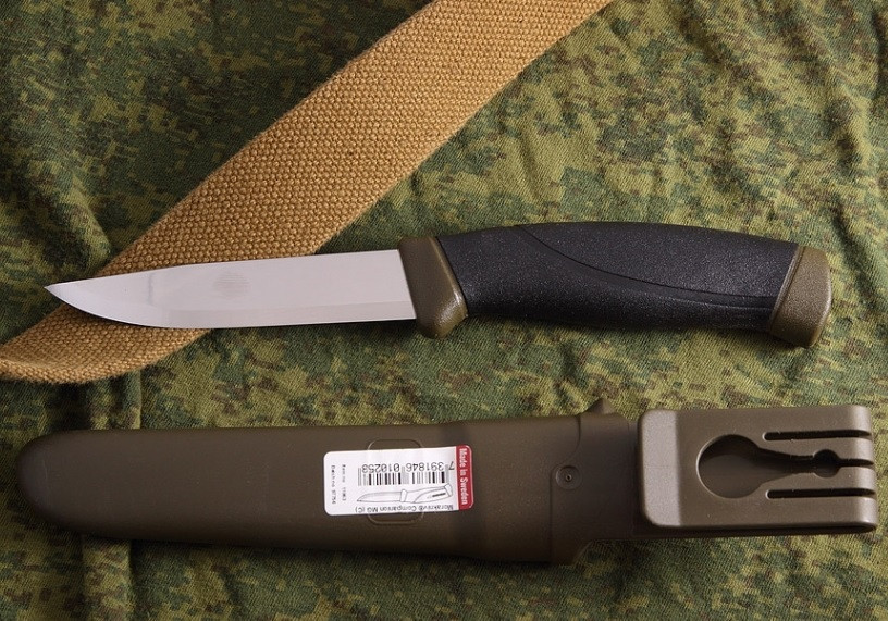 Туристичний Ніж з чохлом Morakniv "Companion" Olive (11863) Вуглецева сталь Нововолинськ - фото 3