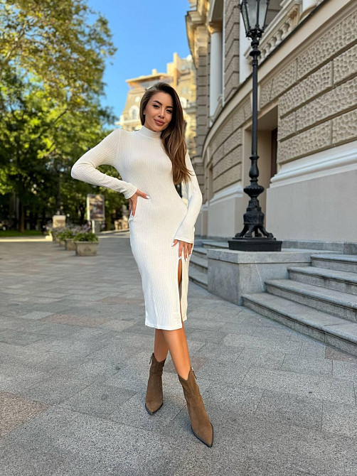 Женское стильное романтическое миди-платье с разрезом ангора рубчик (лео трикотаж рубчик) Молочный, 46/48 Одесса - изображение 2