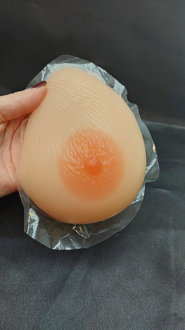 Реалістичні силіконові груди на самоклеючій основі IVITA розмір S / A / 34A / 36AA 14*10*5 см Луцьк - фото 5