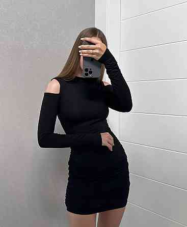 Женская стильная романтичная мини-платье с вырезом на плечах из вискозы Одесса