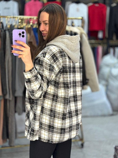 Жіноча тепла сорочка з капюшоном у карту байка на хутрі Сірий Одеса - фото 3