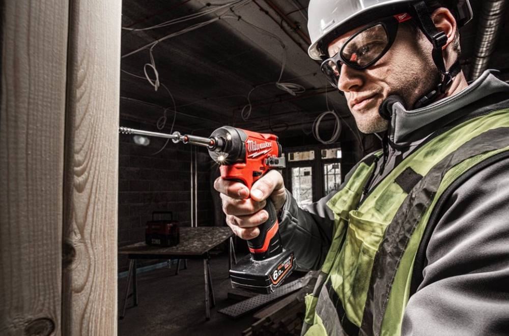 Шуруповерт ударний акумуляторний безщітковий 1/4'' HEX MILWAUKEE, M12 FID2-202Х, 170Нм (зарядний пристрій С12 С, 2 акумулятори М Одеса - фото 4