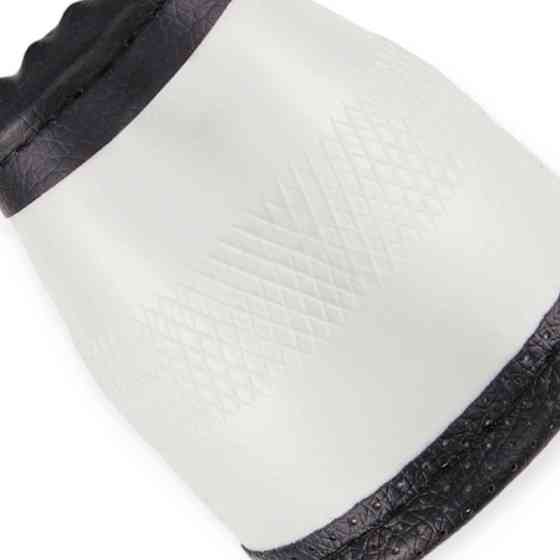 Чехол m кожа (37 - 39 см) черный перфор. вставка, один шов, белая основа руля Мукачево