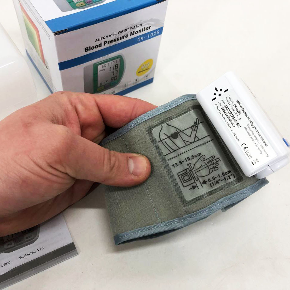 Автоматичний тонометр з дисплеєм, Тонометр з пам'яттю Напівавтоматичний для вимірювання тиску GH-96 Львів - фото 2