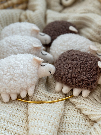 Дитячий мобіль на ліжечко для немовлят ручної роботи WooolyWool «Баранці» Київ - фото 5