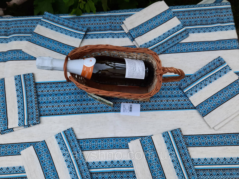 Скатерть вышитая в украинском стиле синяя Киев - изображение 2