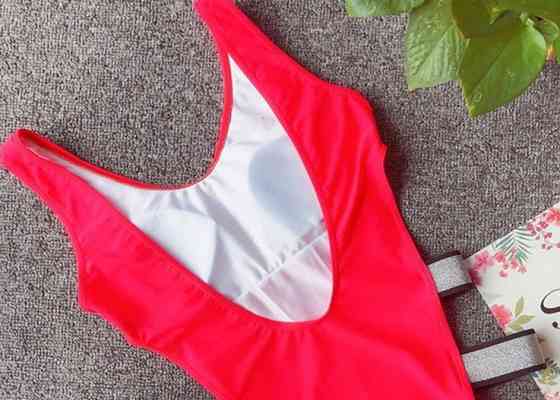 Суцільний купальник з люрексом жіночий червоний Київ