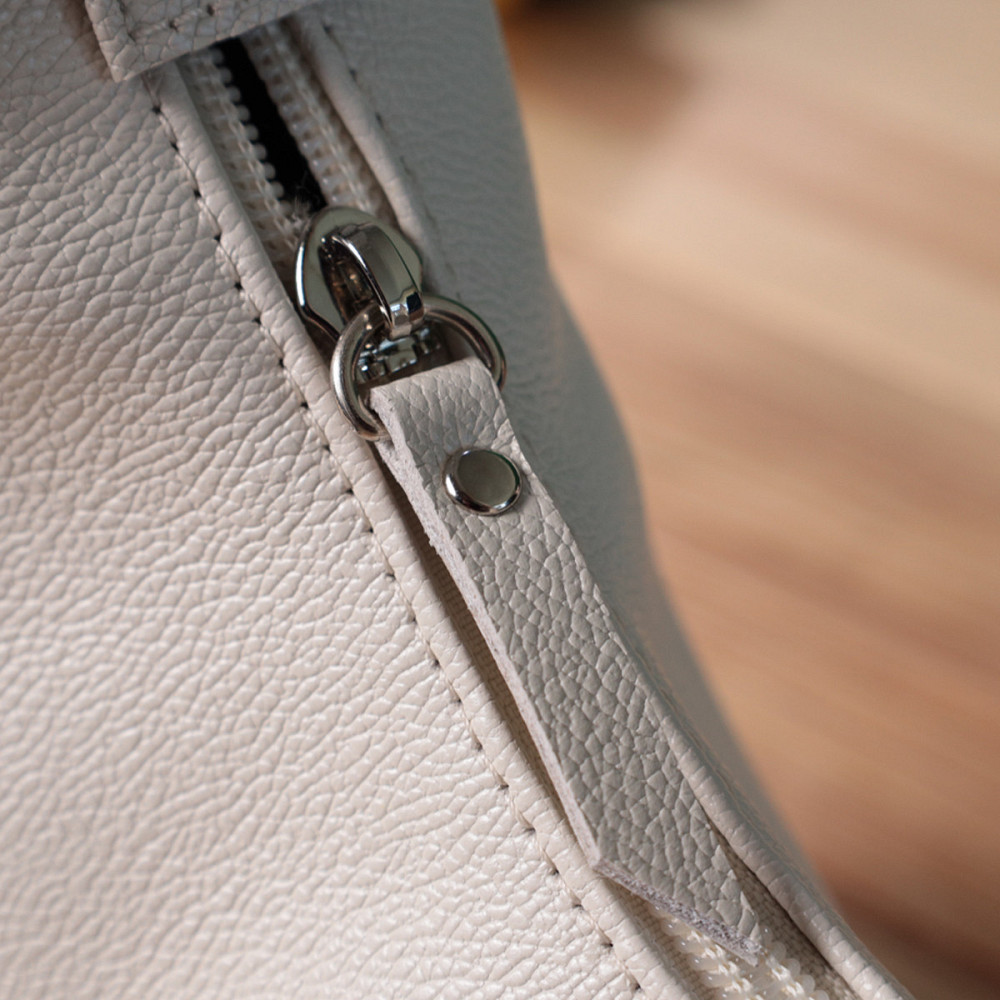 Сумка багет з регульованим ременем з натуральної шкіри Shvigel 22831 Бежева Київ - фото 1