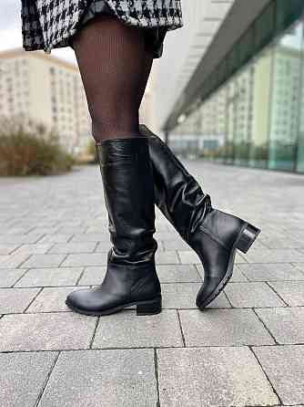 Valiente Чоботи жіночі VALIENTE чорні натуральна шкіра висота 43см обхват 38см размеры 36р. 38р Коломыя