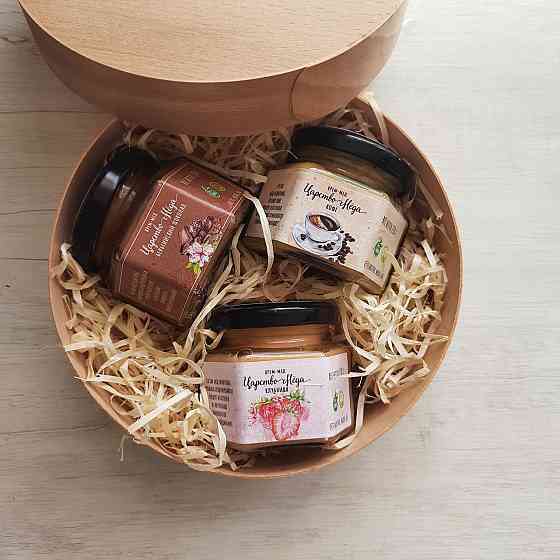 Солодкий подарунковий набір у шпоновій коробочці, дівчині чи подрузі. Одеса