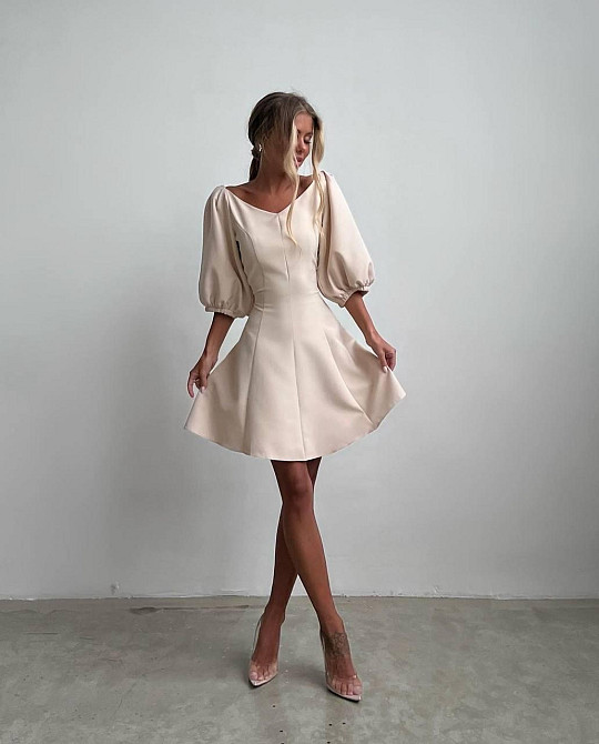 Женское романтическое мини платье с объемным рукавом костюмка Одесса - изображение 8
