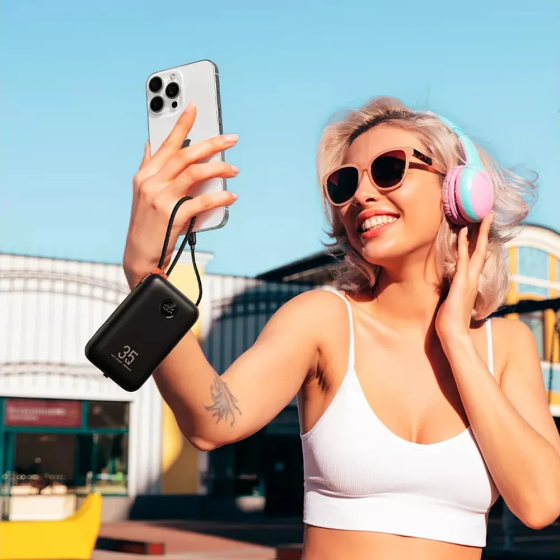 Зовнішній акумулятор VEGER Built-In 2 cables Ultra Mini 30000mAh Киев