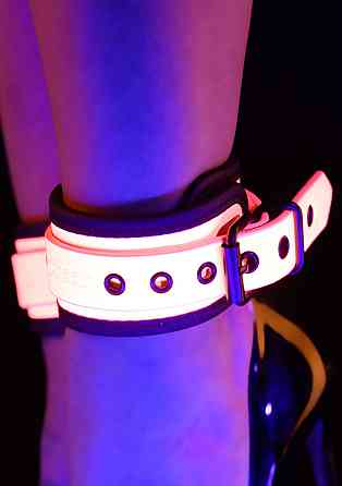 Поножи светящиеся в темноте Taboom Ankle Cuffs, розовые Sex Aura Киев