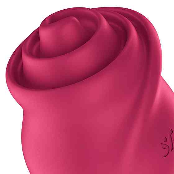 Красный стимулятор с подвижным язычком и вибрацией Satisfyer Tongue Twister, 8,8 см Sex Aura Киев