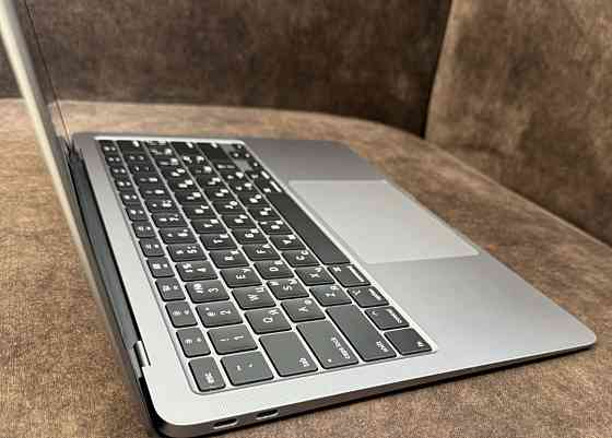Ноутбук: MacBook Air 13 Retina 2020, i3 RAM 8Gb. SSD 256 Gb. Space Grey. Київ
