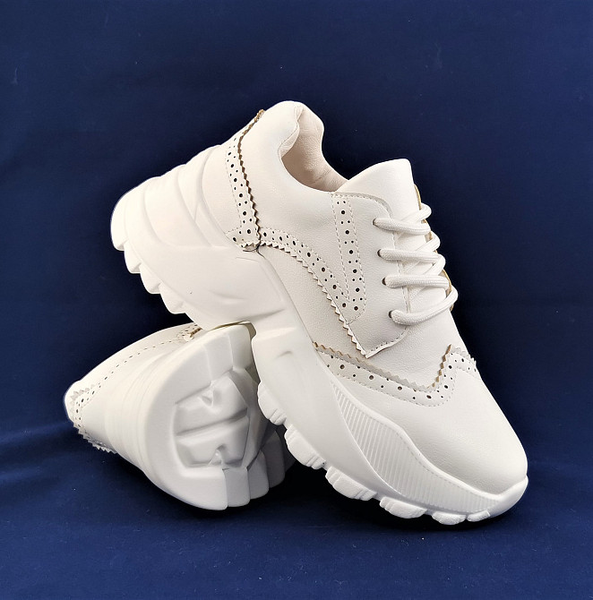 Женские Кроссовки на Танкетке Белые Слипоны Мокасины на Платформе (размеры: 38) - 20 Днепр - изображение 1