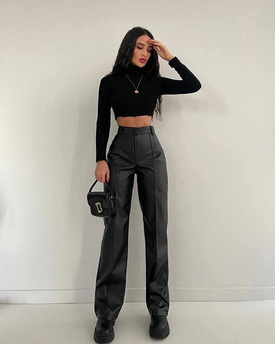 Женские базовые теплые брюки эко кожа на флисе Одесса - изображение 3