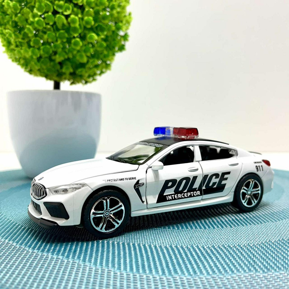 Машина Автосвіт BMW M8 інерційна відчиняються двері 16 см Біла (AP-1958) Чернігів - фото 1