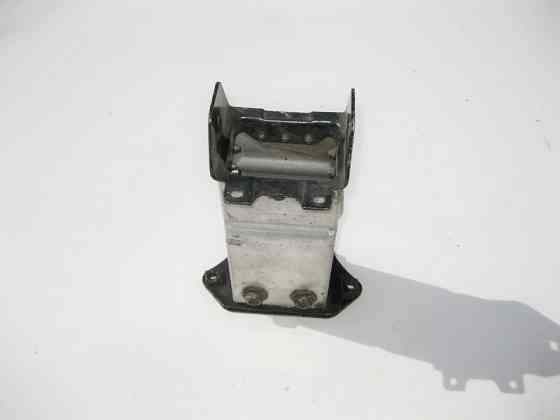 Mercedes-Benz  A2206201086R Правий кронштейн підсилювача переднього бампера Mercedes Benz S-class W220 Одеса