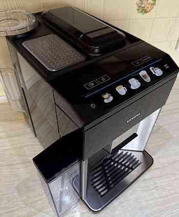 Сучасна кавомашина з підсвіткою Siemens EQ.500 integral Київ