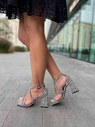 LIRIO Босоніжки жіночі шкіряні літні на підборах леопардові відкриті LIRIO L0195 5526 / Стильні Коломыя