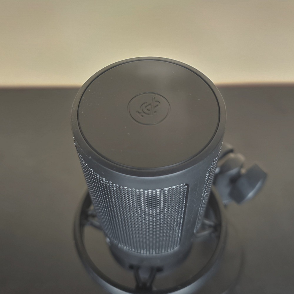 Настільний професійний конденсаторський мікрофон з фільтром та підсвіткою RGB Клевань - фото 2