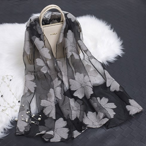 Жіночий шарфик з квіточками 180 на 68 см сіро-чорний Київ - фото 1