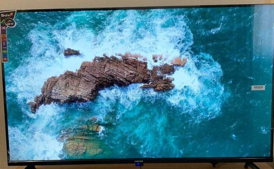 Телевизор Безрамный Samsung 45