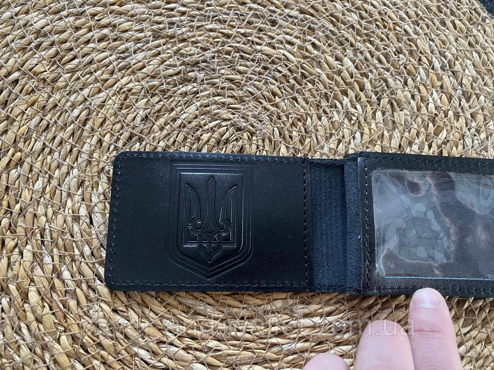 Шкіряна обкладинка для ID-паспорта та авто документів з гербом України на три відділення P-Leather Київ - фото 3