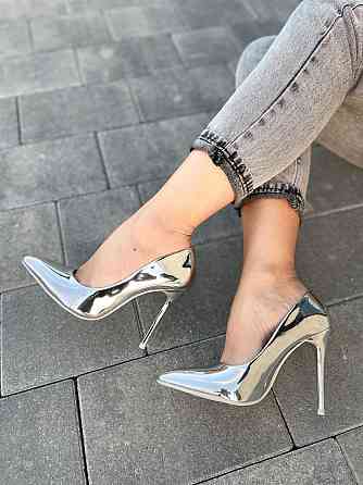 Comer Туфлі жіночі COMER срібні еко-лак каблук 11см 36р (4789) Коломыя