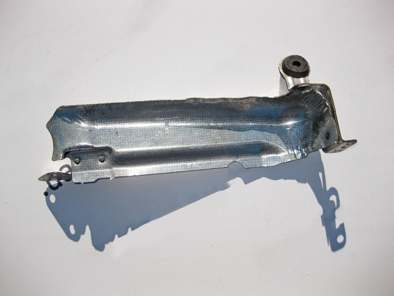 Mercedes-Benz  A6420901241 Кронштейн - захист правого корпусу повітряного фільтра двигуна OM642 V6 3.0 cdi C-Class W203 W204 E-Class W211 Одесса - изображение 2