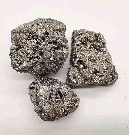 Пірит натуральний необроблений 2–3 см, камінь пірит 1 шт, мінерал для декору та колекції Київ