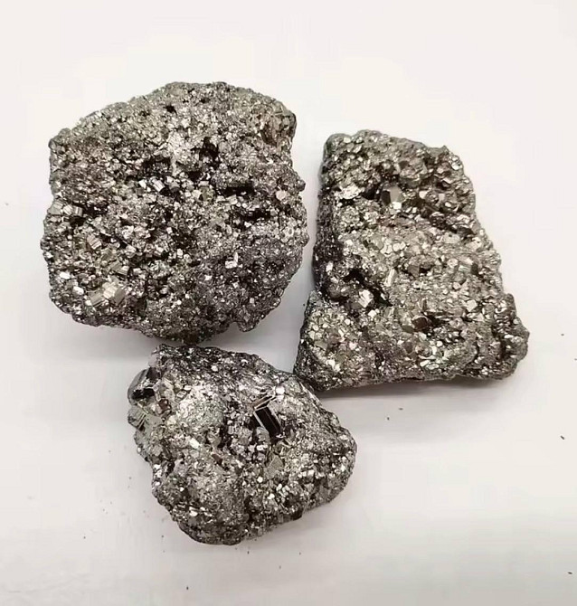 Пірит натуральний необроблений 2–3 см, камінь пірит 1 шт, мінерал для декору та колекції Київ - фото 1