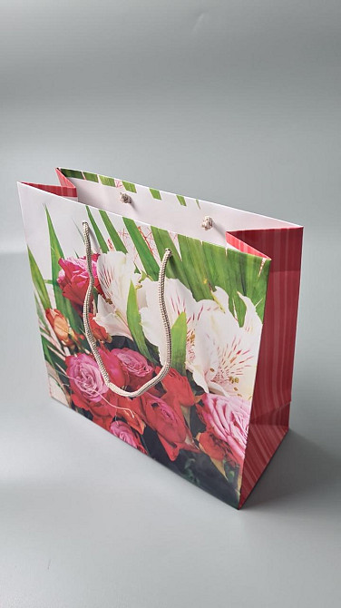 Пакет паперовий подарунковий квадратний 23*24*10 (артKV-131) (12 шт.) Харків - фото 1