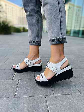 SOTHBY'S Босоніжки жіночі білі Sothby 's M-90 літні шкіряні на танкетці / Модні босоніжки 36р. Коломыя