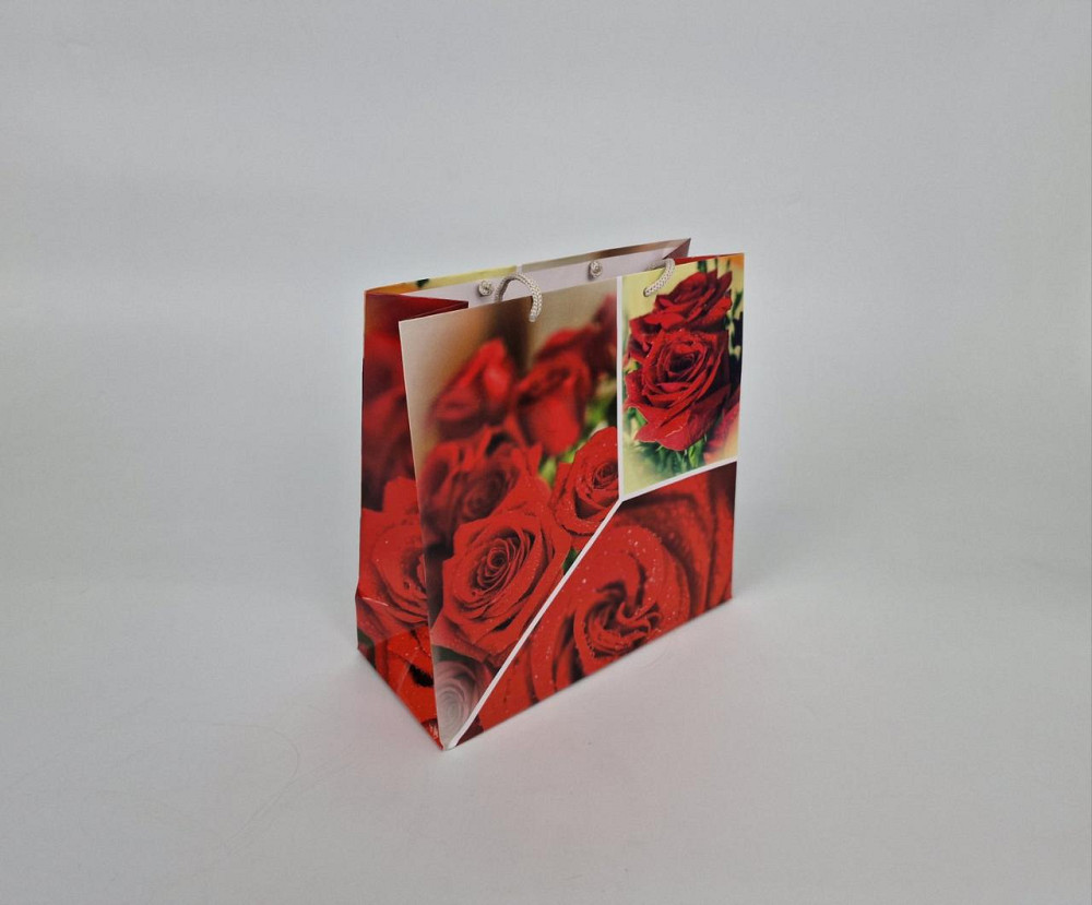 Пакет бумажный подарочный квадратный 23*24*10(артKV-001) (12 шт) Харьков - изображение 1