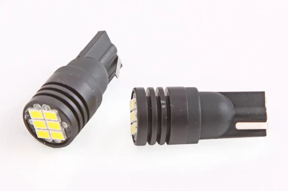 Лампа диодная 12В безцок. T10  6-SMD 3020 CAN с радиатором Cyclone 200лм (2 шт.) Винница - изображение 1