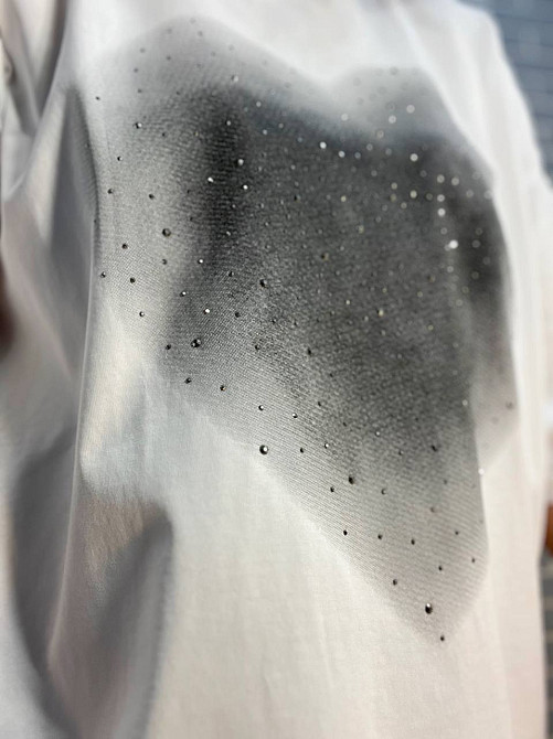 Футболка жіноча SHENG 6820 подовжена супер оверсайз велике серце каміння one size, білий, one size Київ - фото 4