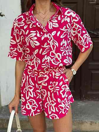 Женский легкий принтованный костюм двойка: рубашка и шорты турецкая креп-жатка Малиновый, 44 Одесса
