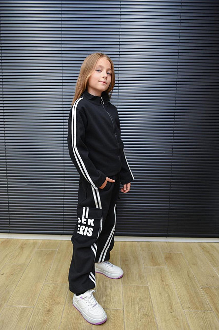 Дитячий чорний спортивний костюм для дівчинки з лампасами 120,130,140,150,158 Миколаїв - фото 2