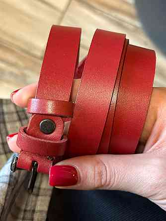 Червоний жіночий шкіряний ремінь Київ